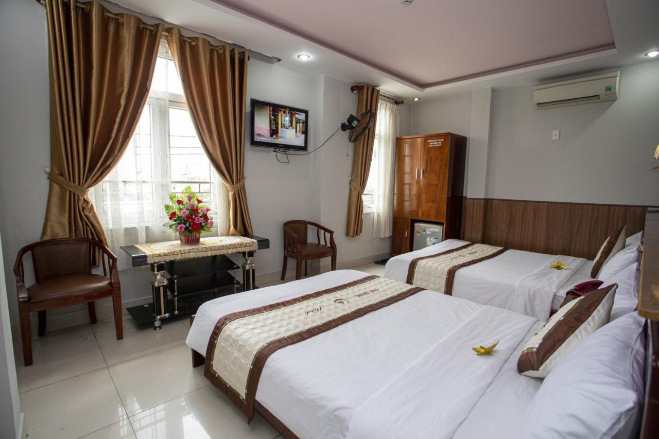 Cong Thuong Hotel Дананг Экстерьер фото